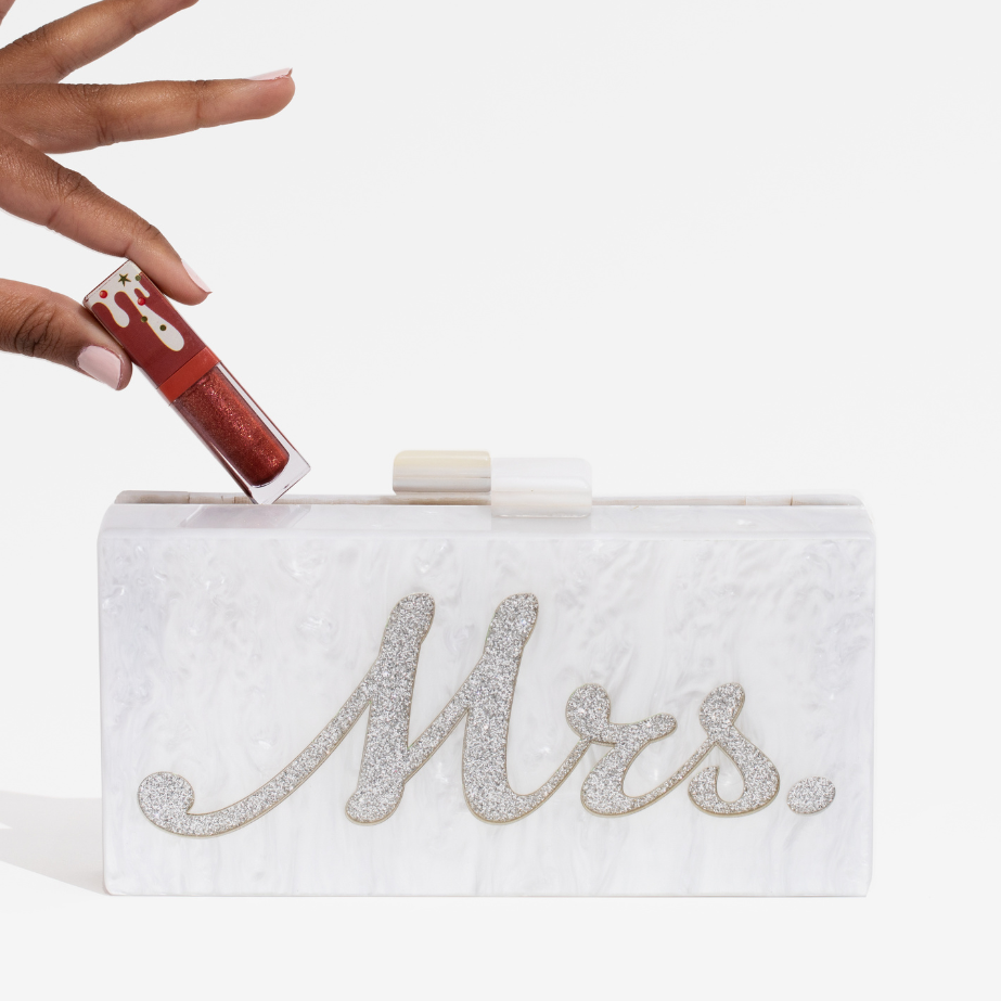 How to Choose the Perfect Bridal Clutch for Your Wedding Dress