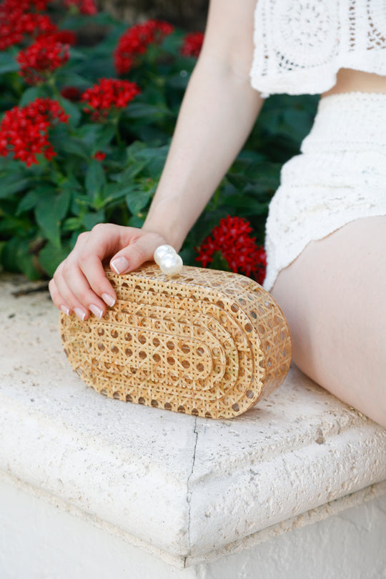 Round Rattan Handbag with Pearl Clasp