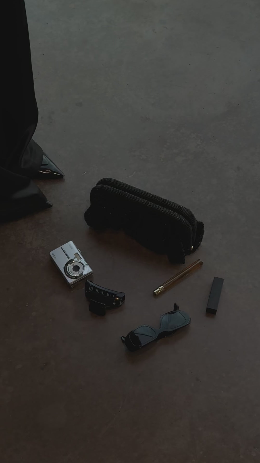 Crystal Embellished Handbag With Detachable Chain